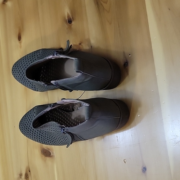 Women's Booties - Picture 4 of 5